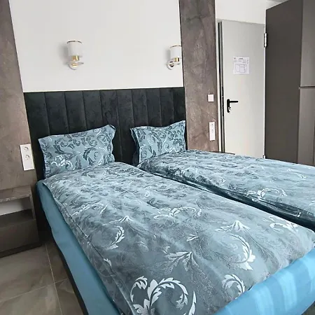 Pensión орфей 3*
